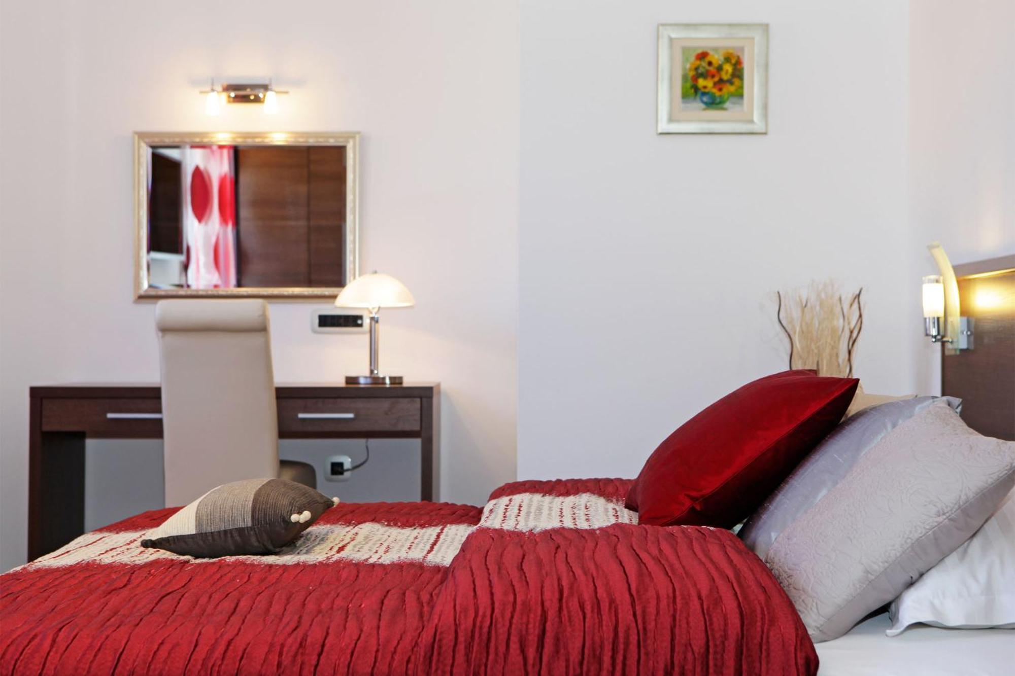 Villa Nera Bol Room photo